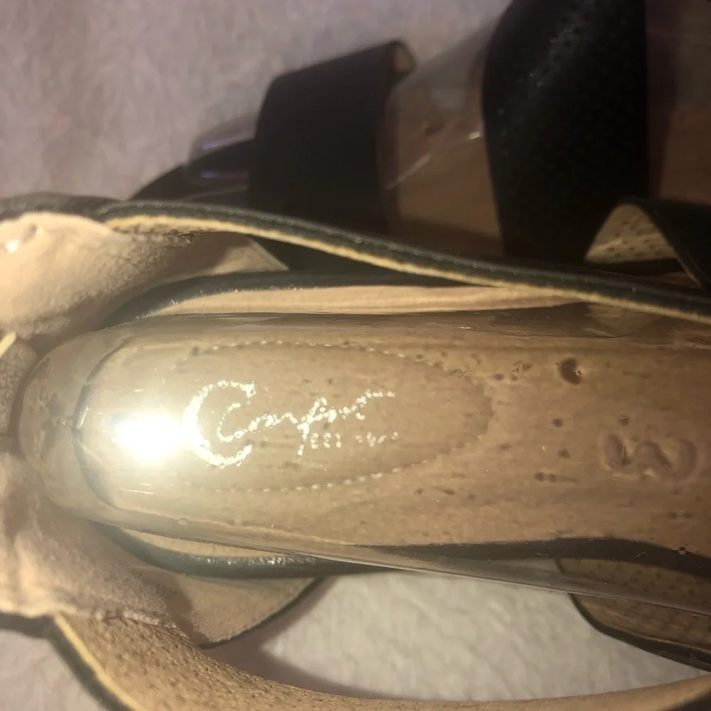 New Comfort 1946 criss-cross sandals.